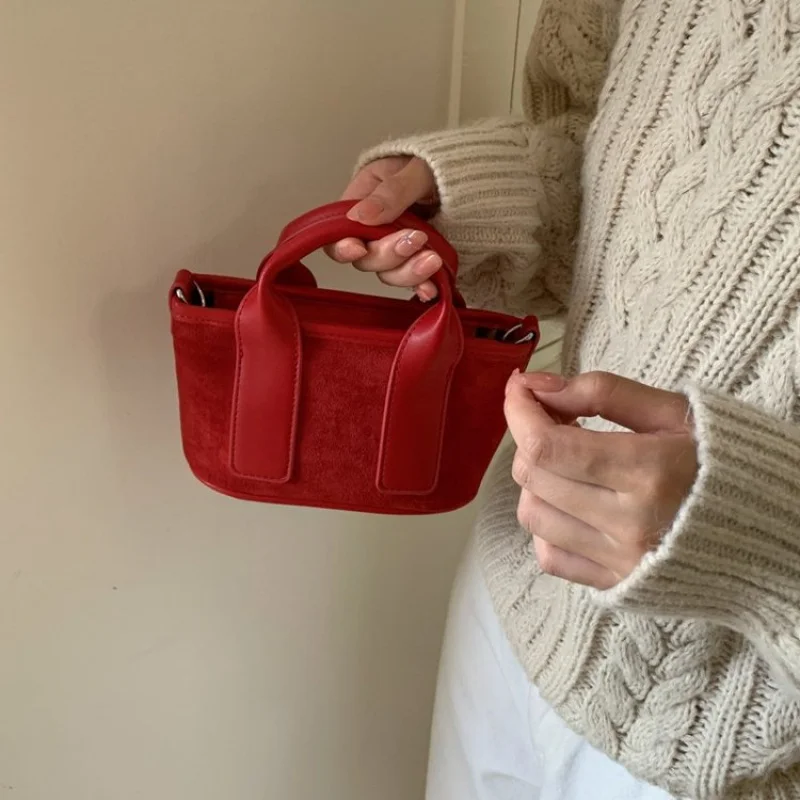 

Fashionable Women's Shoulder Bag Made Of Premium Leather Featuring Trendy Paris Stylish Style​