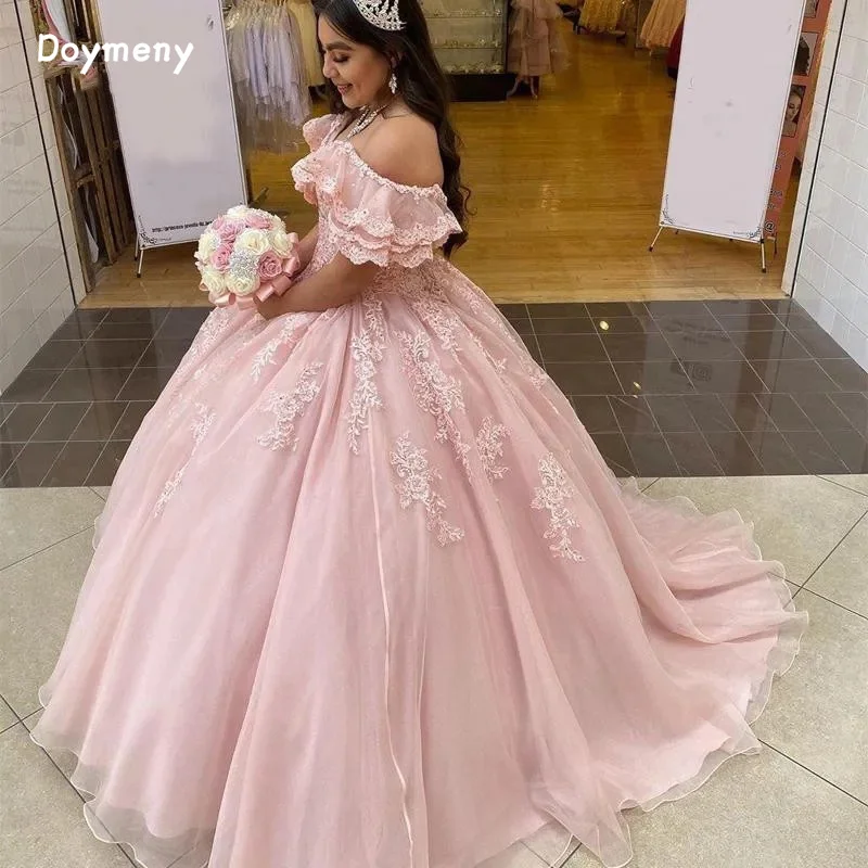 Doymeny-Off Shoulder Vestidos Quinceanera, Apliques frisados, Sweep Tulle, Lace Ball Gown, Comprimento do chão, Sweet 16, Long Prom Dress