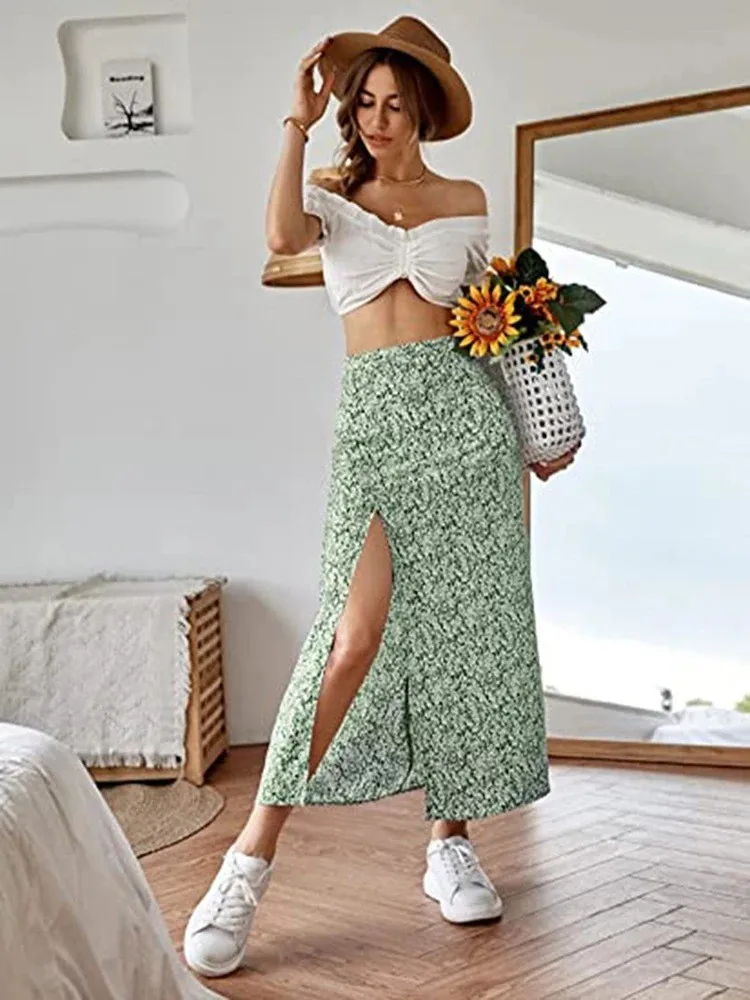 

Fragmented Floral Skirt with Split A-Line, Buttocks and Mid Waist, Long Skirt