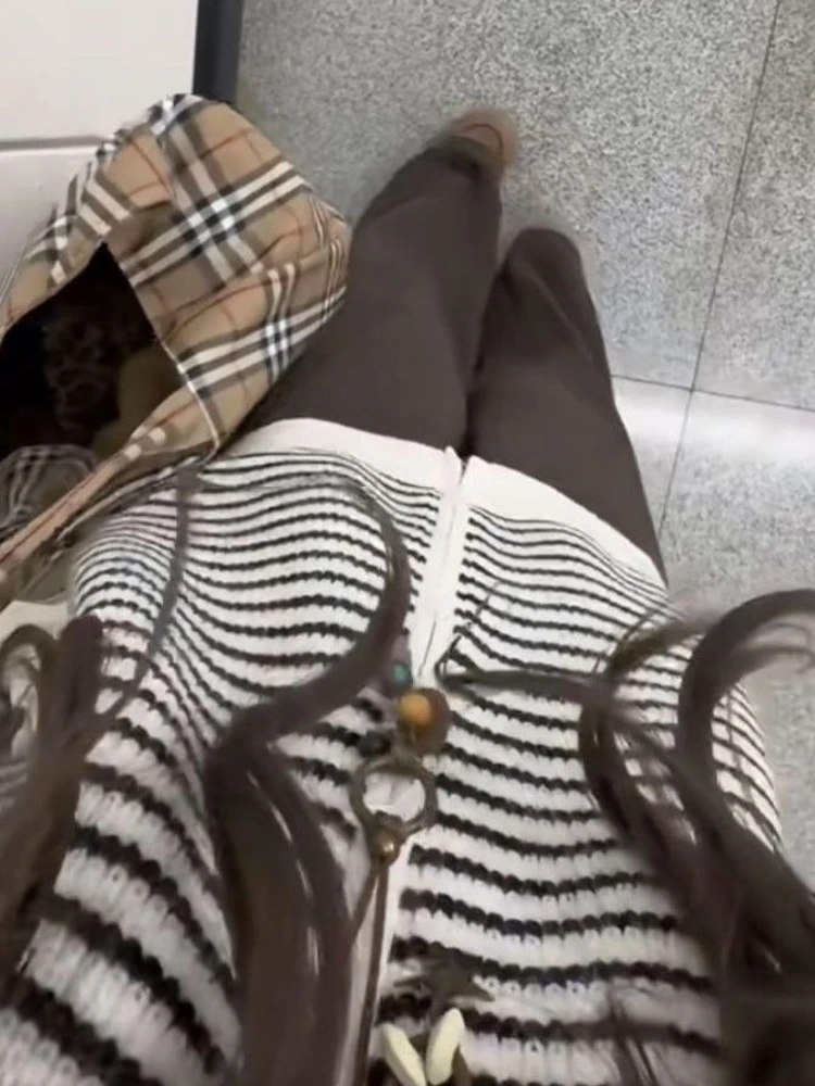 2025 الكورية نمط مخطط سترة متماسكة المرأة الشارع الشهير فضفاض الصوف طوق سترة تصميم الخريف الشتاء موضة معطف مقنع