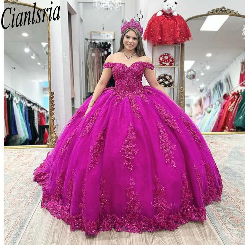 Fuchsia Appliuqes berpayet gaun renda Quinceanera gaun bola bahu disesuaikan korset Vestidos De XV Anos