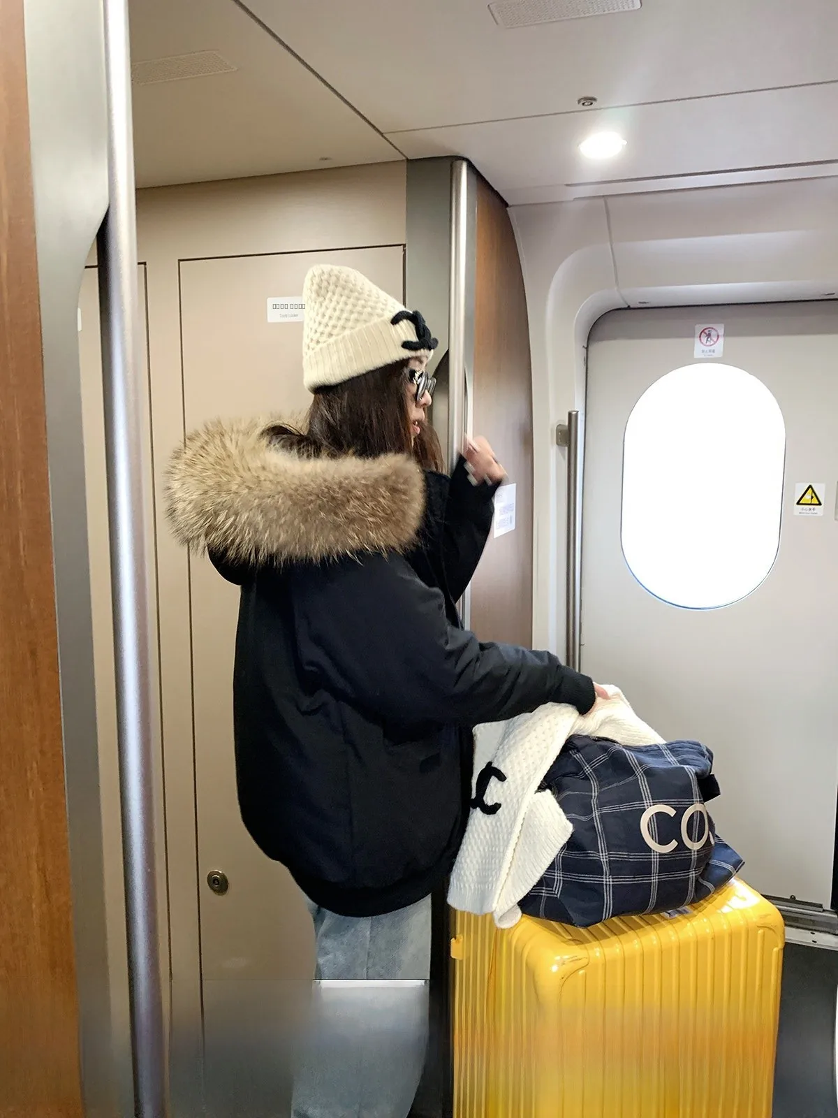 

Зимняя женская парка Stberry Jump 90 White Du Down Jaet свободного кроя с большим меховым воротником, теплая, в стиле рабочей одежды