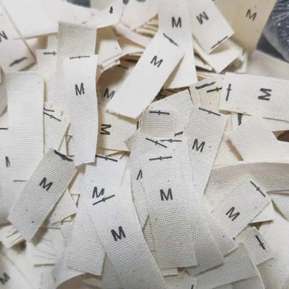 1000 Stück natürliche weiße Baumwoll-Größenetiketten für Kinderkleidung, anpassbar, 1 x 3 cm – Detail 7