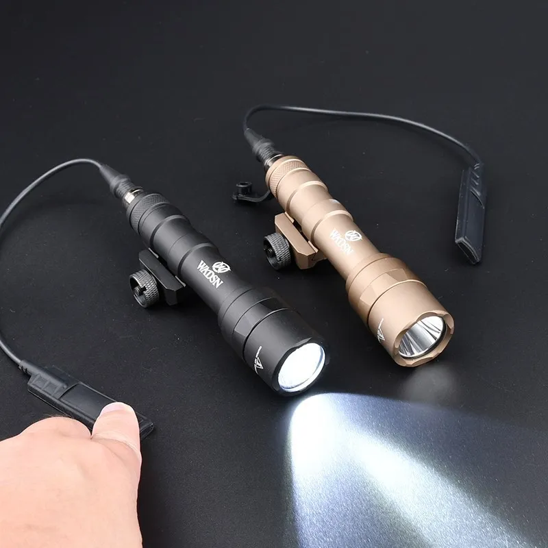 WADSN Tactical M600U Flashlight 600lumens Ultra Hight Brightness White Light Fit 20mm Picatinny Rail Hunting Airsoft Accessories