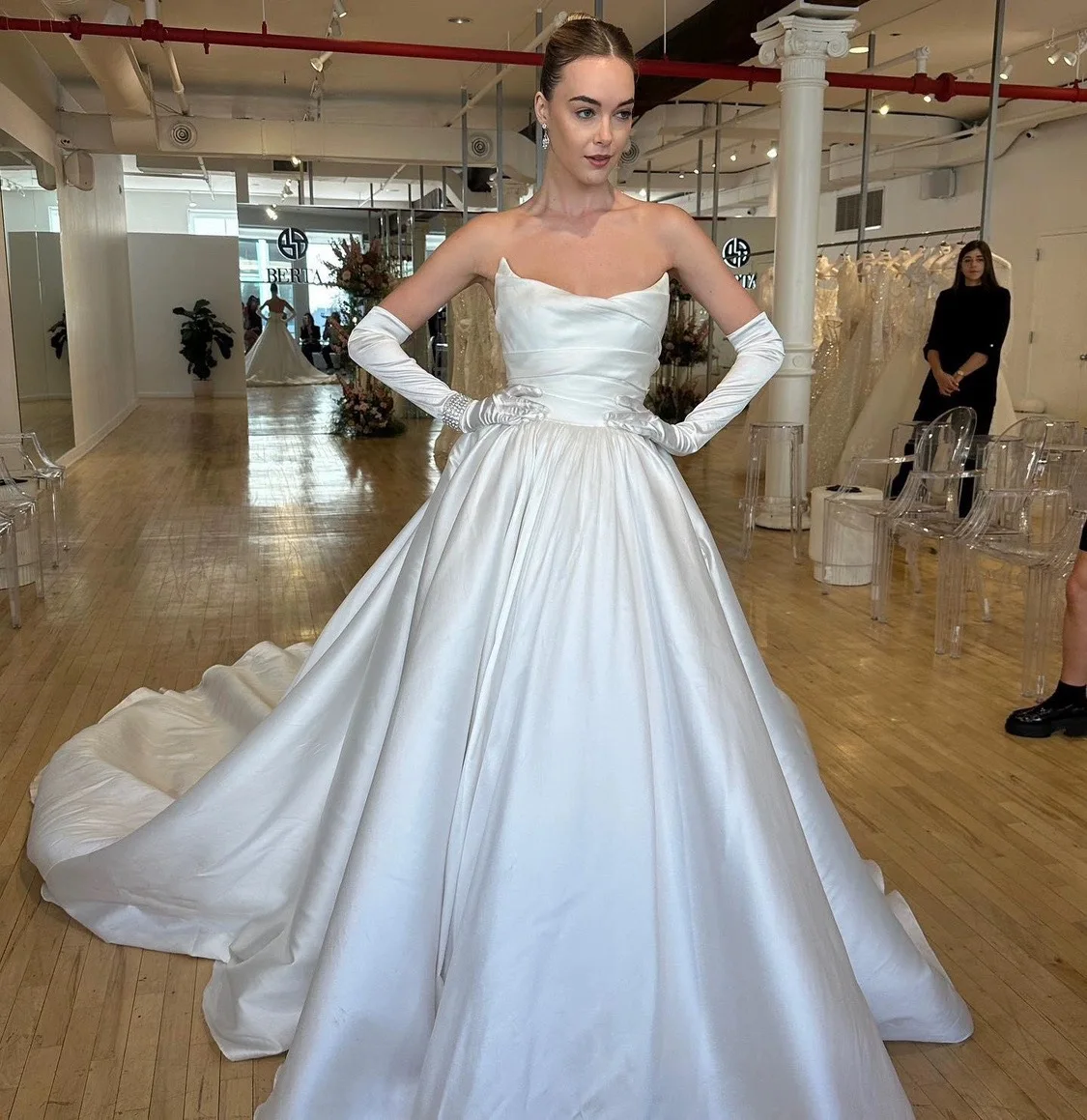 فستان زفاف أنيق على شكل حرف a الكنيسة بدون حمالات ثنيات من الساتان قفازات الزفاف فستان العروس للنساء فيستدوس دي نوفيا