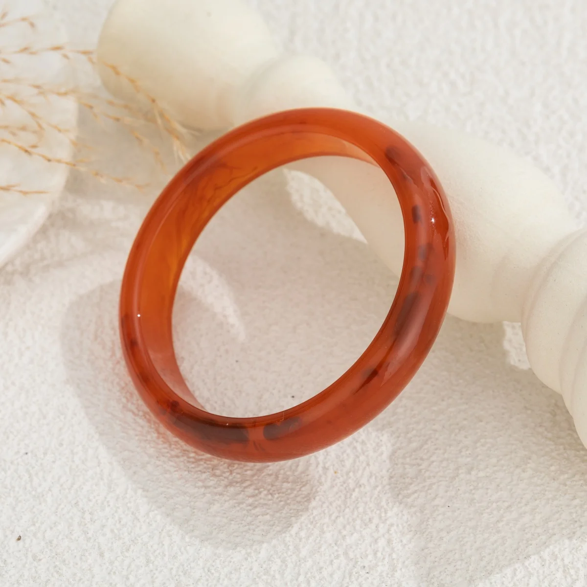 KMVEXO 2025 Summer New Vintage Round Thin Resin Acrylic Bangle for