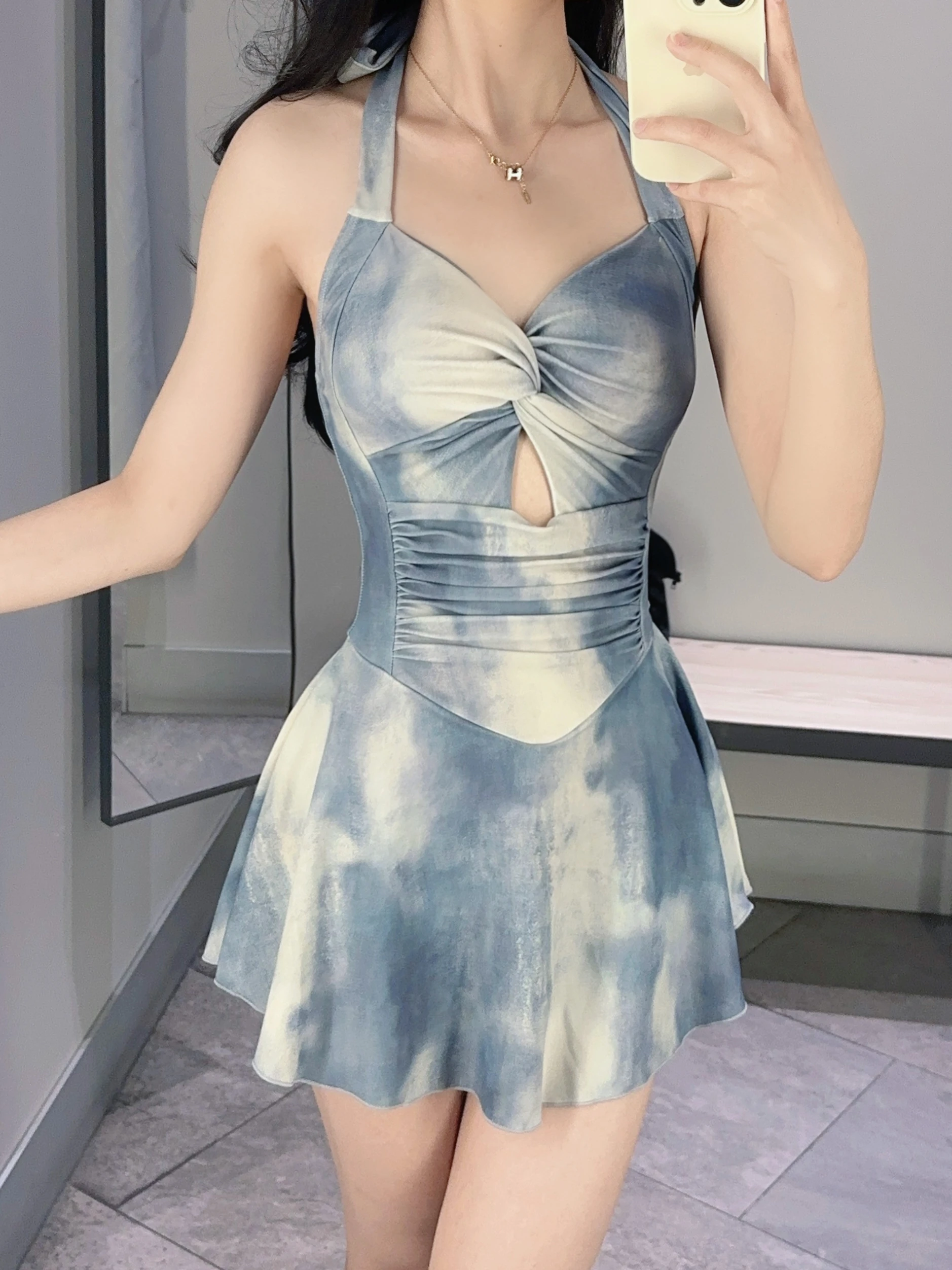 

Модный женский купальник-платье с эффектом тай-дай, синий, с высоким качеством и эффектом стройности, тонкий, с иллюзией стройности, повседневный.