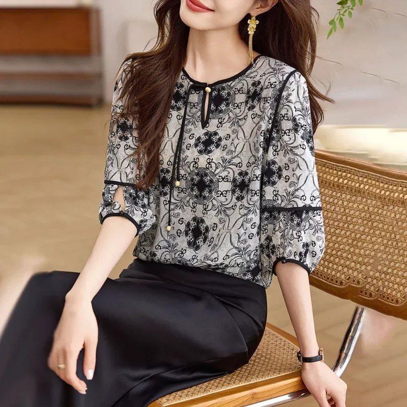 

Retro Printed Chiffon Shirt for Women 2025 Summer New Round Neck and 7-quarter Sleeve New Chinese Style Light Top