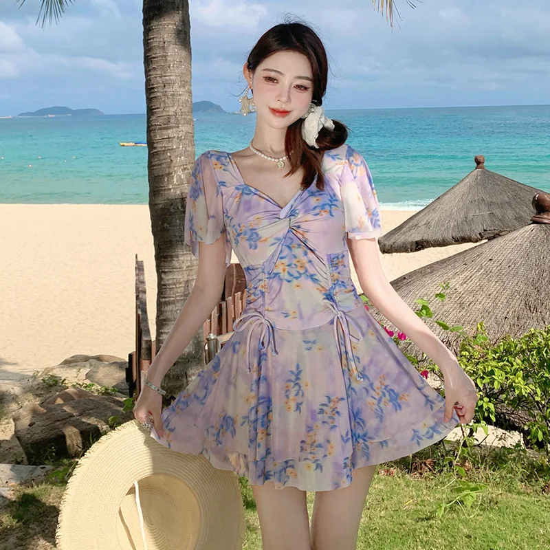 Costume da bagno intero con gonna da donna, stampa floreale dolce e elegante, costume da bagno da vacanza al mare chic a mezza manica modesto