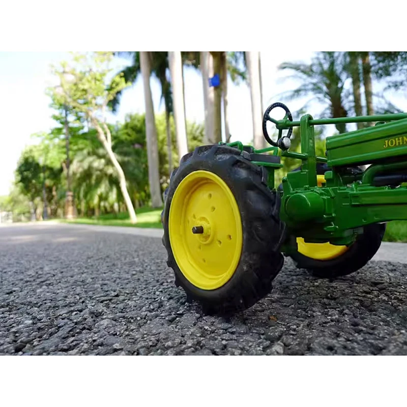 ERTL Diecast 1:16 Scale Tractor Alloy Agricultural Vehicle Model Collection Souvenir Static Display Decoration
