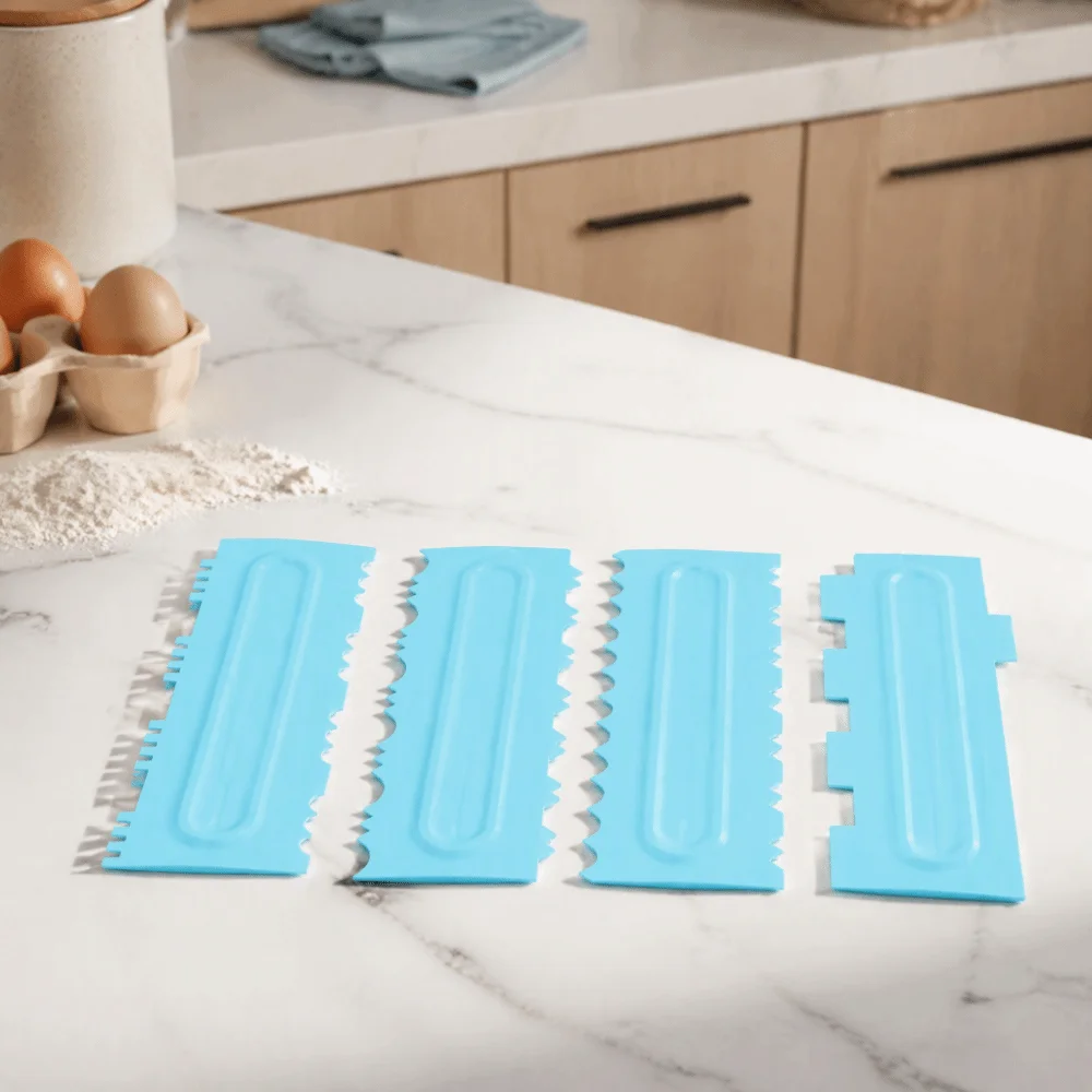 4PCS Plastic Cake Decorating Scraper Patterned Edge Sawtooth Edge Cake Decorating Comb Easy to Clean Easy To Use Cream Scraper