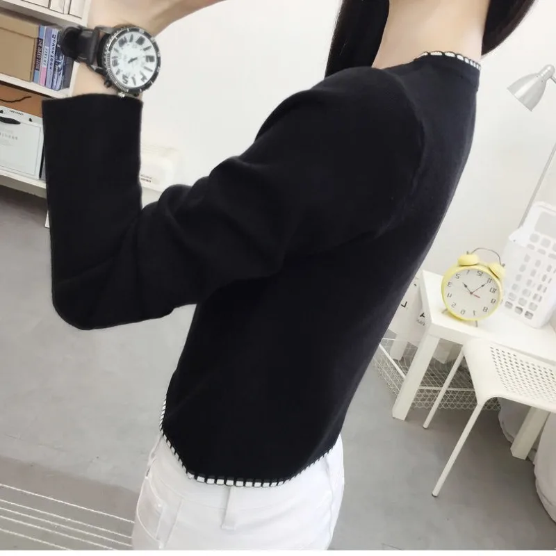 Autumn and Winter Women\'s Tees Pullover Round Neck Contrast Single Breasted Tie Flowers Long Sleeved Sweater Knitted Casual Tops