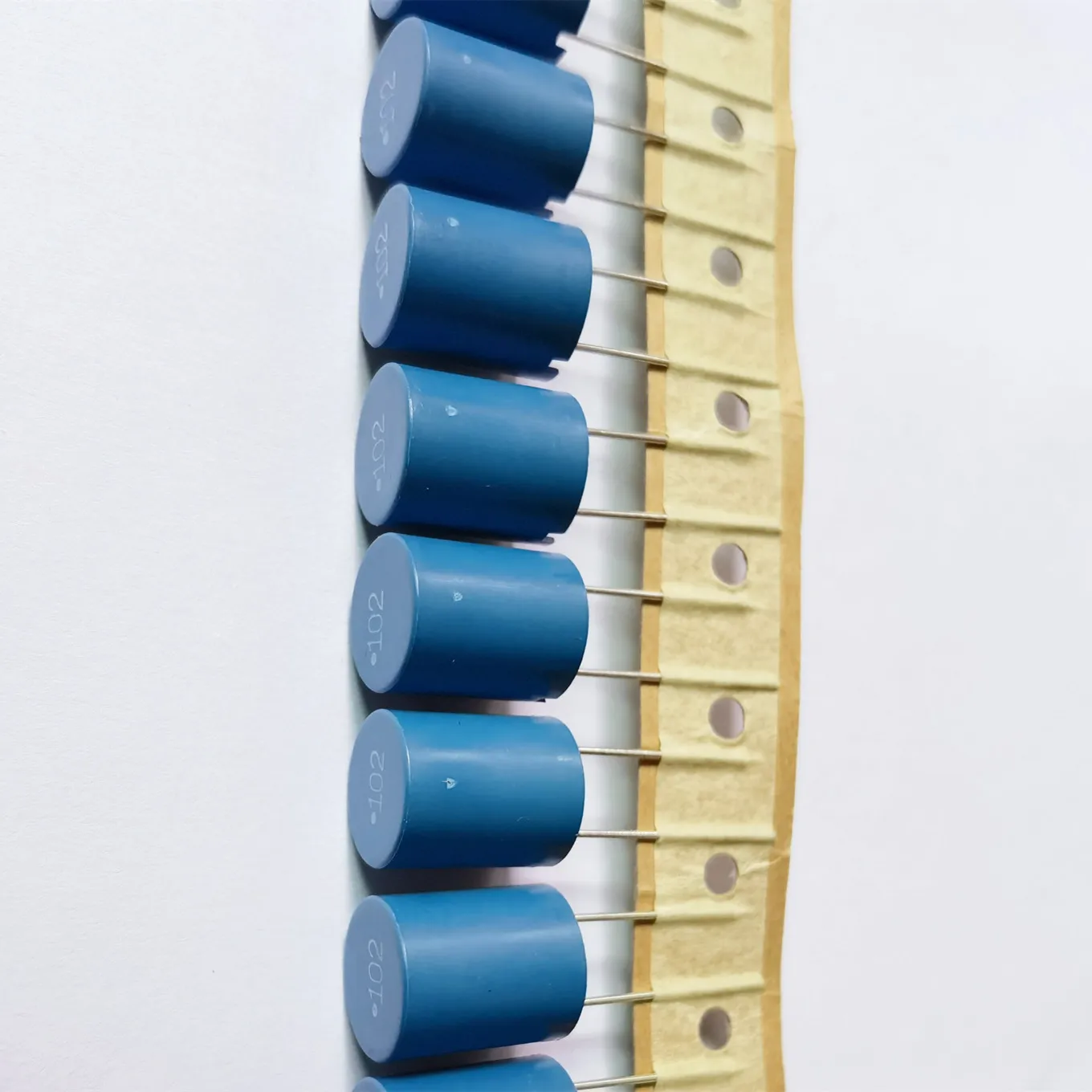 

Original new 100% TSL1315RA-102JR78-PF 1MH 780MA I-shaped plastic case power inductor 13*16