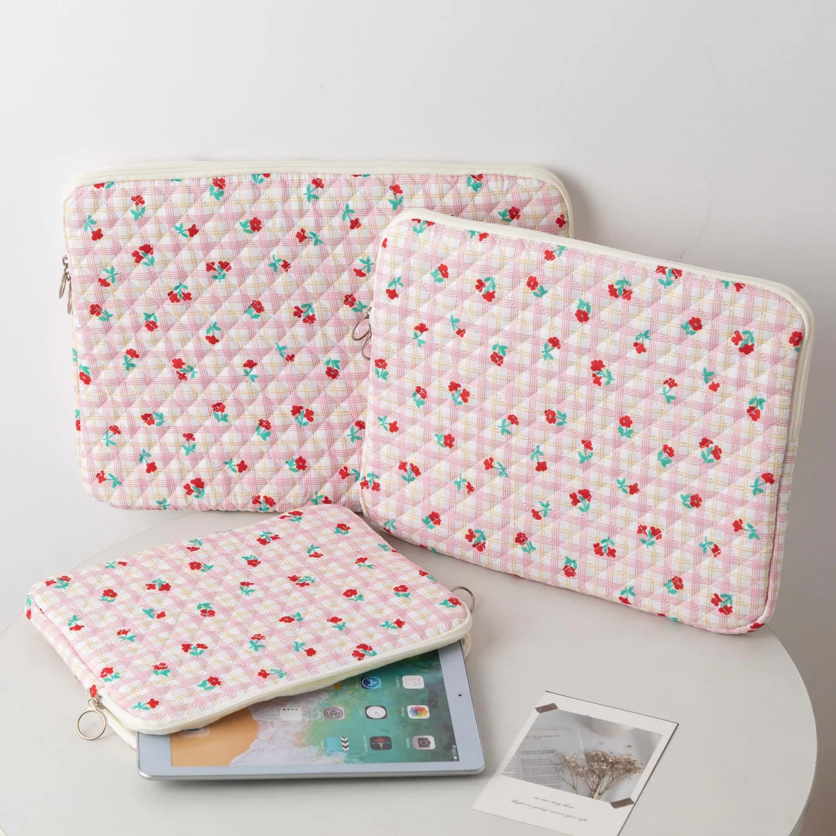 Flower Print Quilted Laptop Sleeve, Padded Clutch Style Protective Computer Case for 11‑15 Inch Laptop Tablet Supplies