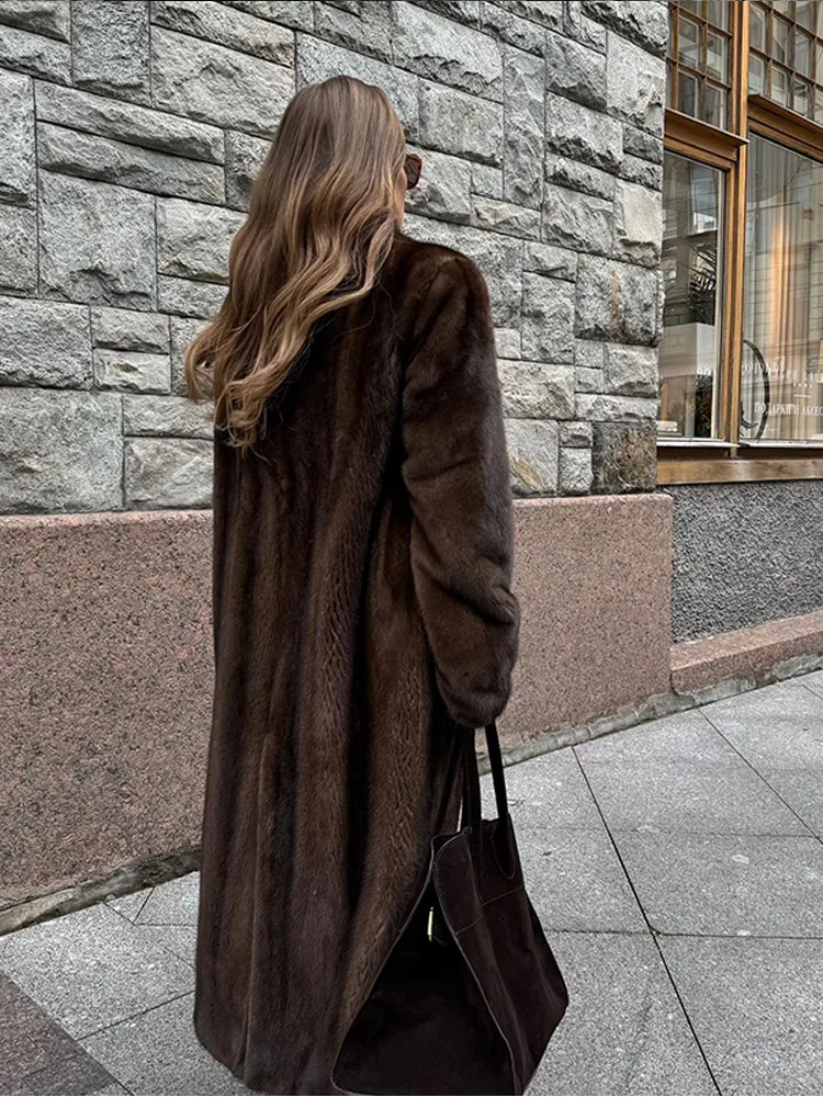 Fashion Brown Contrast Long Faux Fur Coats For Winter Women's 2025 Chic Warm Thicken Oversized Streetwear Lady Elegant Outerwear