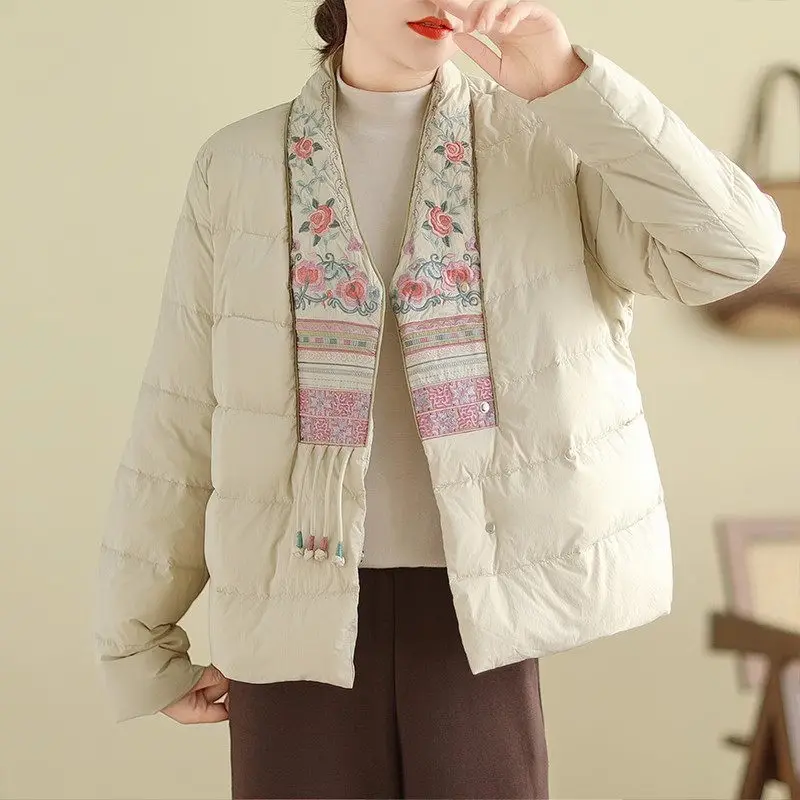 Retro Chinese Style Women\'s Cotton Jacket 2023 Autumn Winter Embroidery Ethnic Light Thin Coat Fashion Quilted Tops Z4206