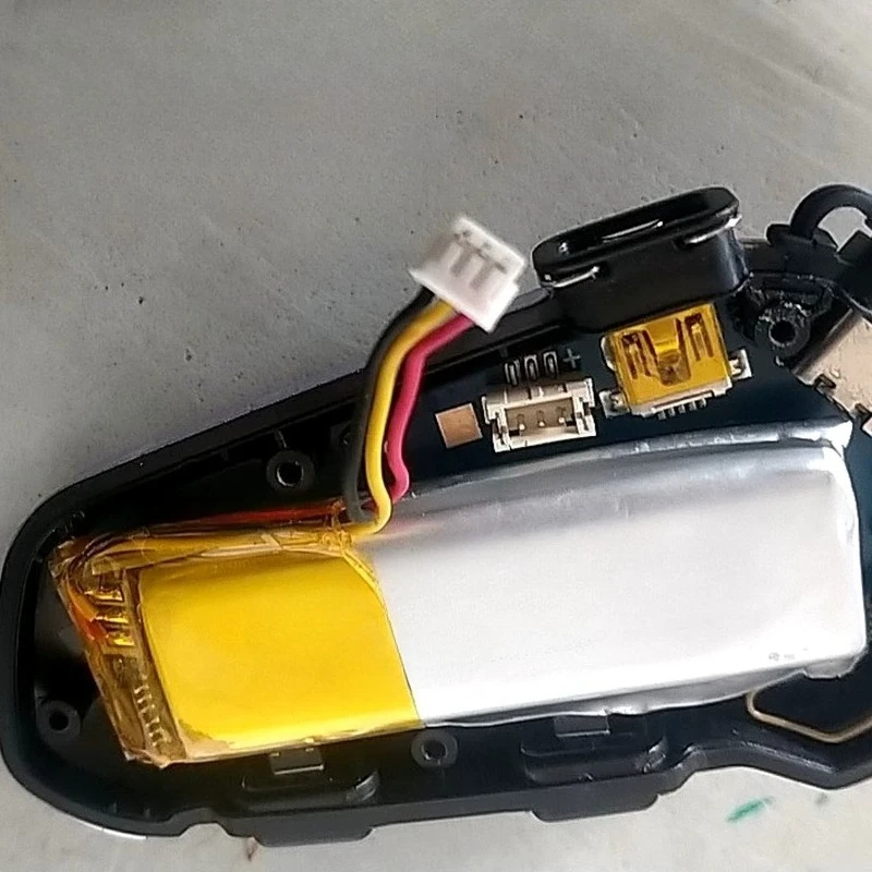M722060 3.7V 1100mAh Upgraded Capacity Rechargeable Battery for Motorcycle Helmet Bluetooth Intercom Headset Lithium Battery