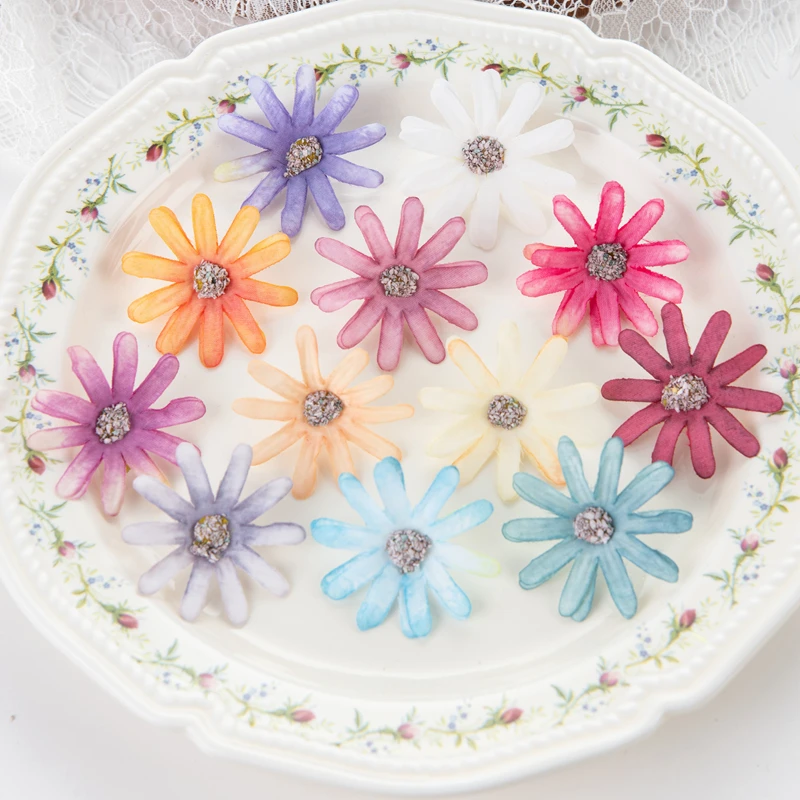 

Artificial Flowers for Wedding Decorations 100Pcs Small Silk Daisy Christmas Wreaths Diy Scrapbook Home Decor Bridal Accessories