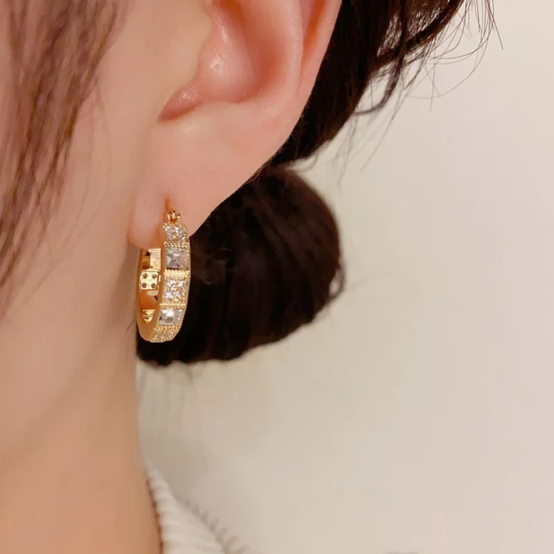 Korean Style Fashionable Geometric Zircon Earrings with Light Luxury Exquisite and Simple Commuter Style High Grade Earrings