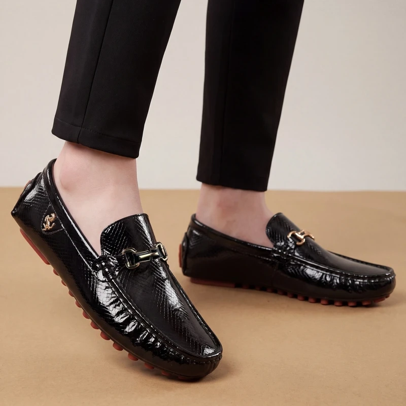 Modische Designer-Leder-Loafer für Herren, bequeme Slipper, leichte, rutschfeste Freizeitschuhe für Herren, flache Herrenschuhe. – Detail 8