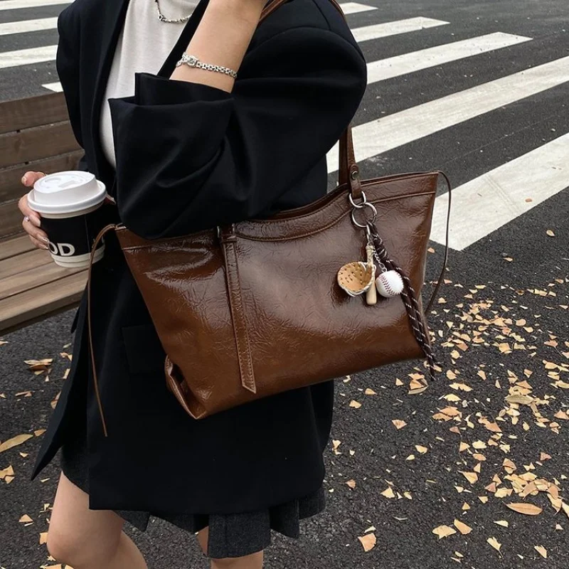 Borsa da donna realizzata in pelle robusta con ispirata a Parigi e stile vintage quotidiano alla moda ​