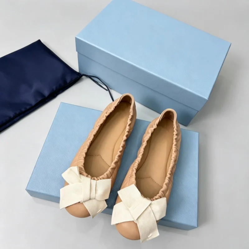

Brand Discount Women's Casual Flat Shoes Handcrafted Slip-on Style Sheepskin Upper Ultra-lightweight Flat Shoes High-end Gift