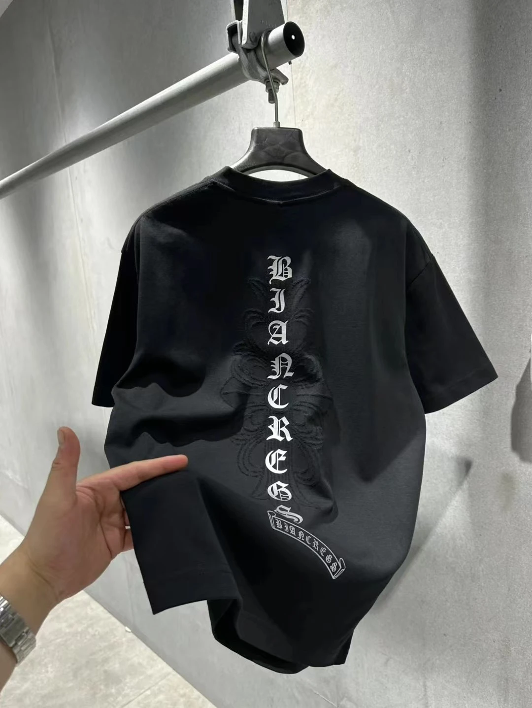 

Summer 2025 New American Sle Heavyweight Pure Cotton Faion High Street Simple Letter Print Loose Casual ort Sve T-irt
