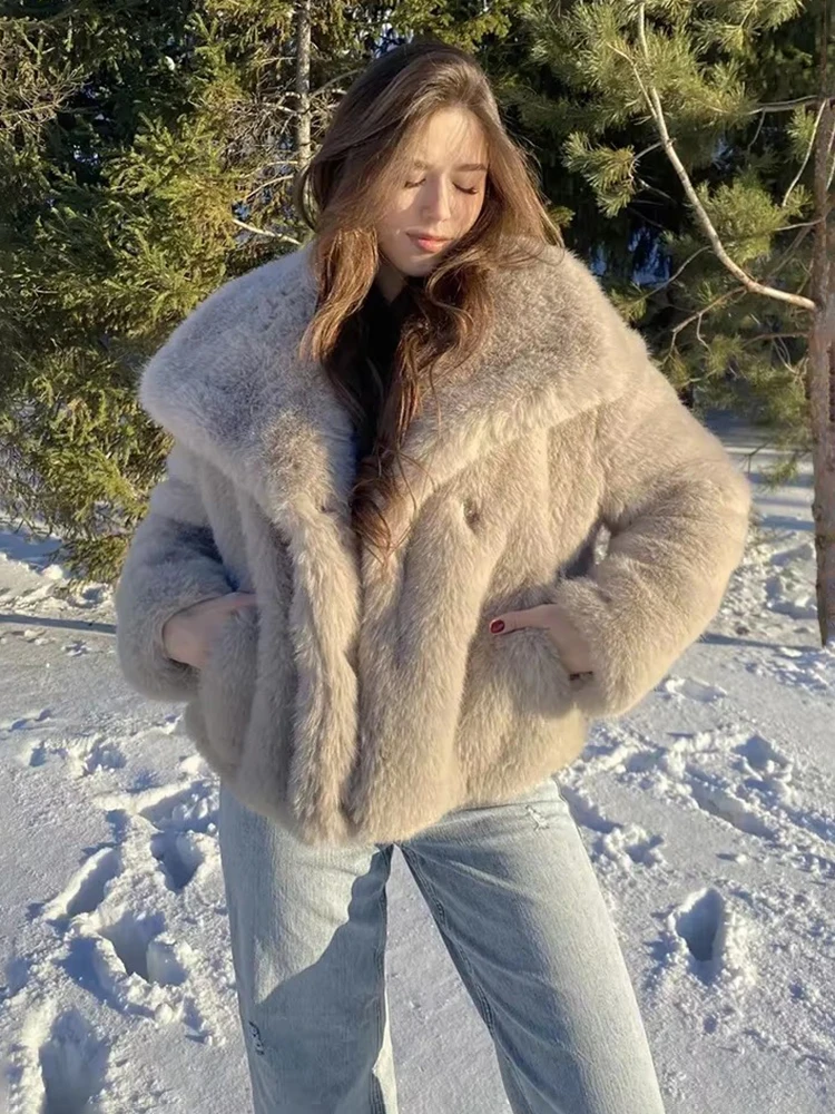 

TARUXY Solid Faux Fur Lapel Women's Coat Luxury Gradient Cropped Fluffy Fur Jacket Coat Winter Thicken Outerwear High Street