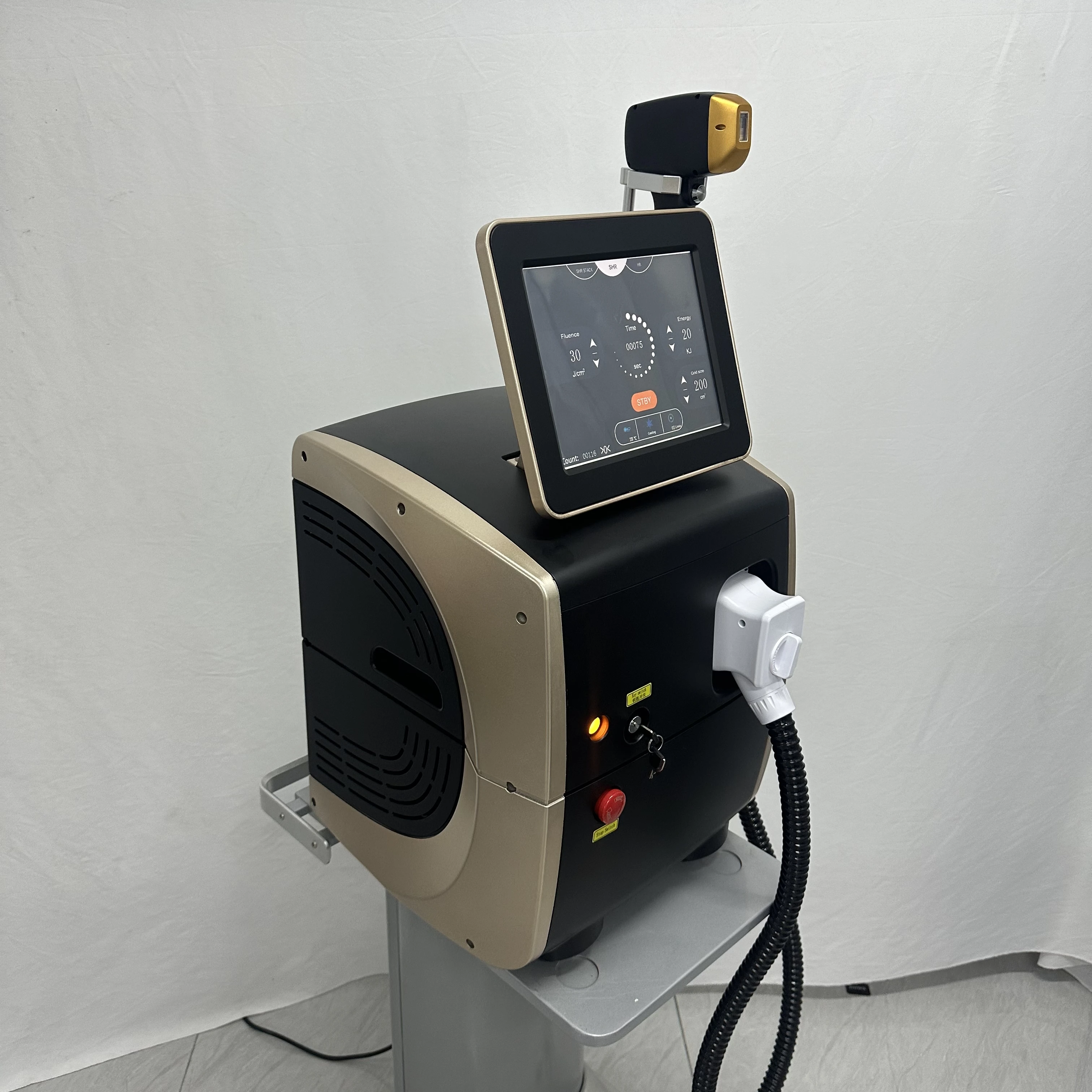 Máquina profesional de blanqueamiento de la piel, depilación con diodo de tres longitudes de onda 755/808/1064nm, indolora, de titanio hielo no invasivo