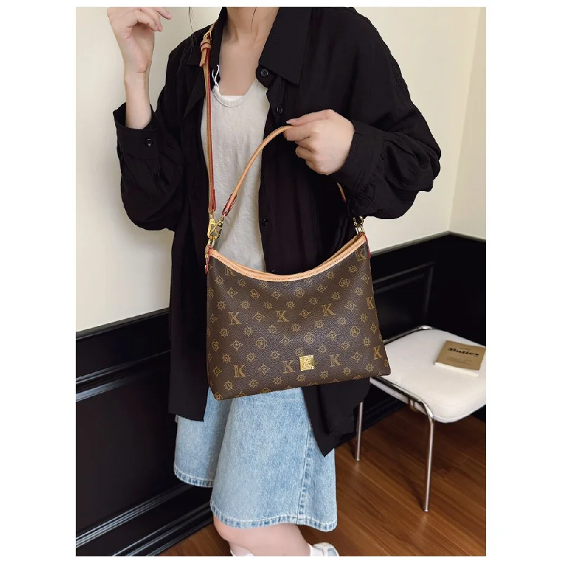 

Fashionable Trendy Messenger Bag Large Capacity For Business Women With Leather Vintage Design And Logo