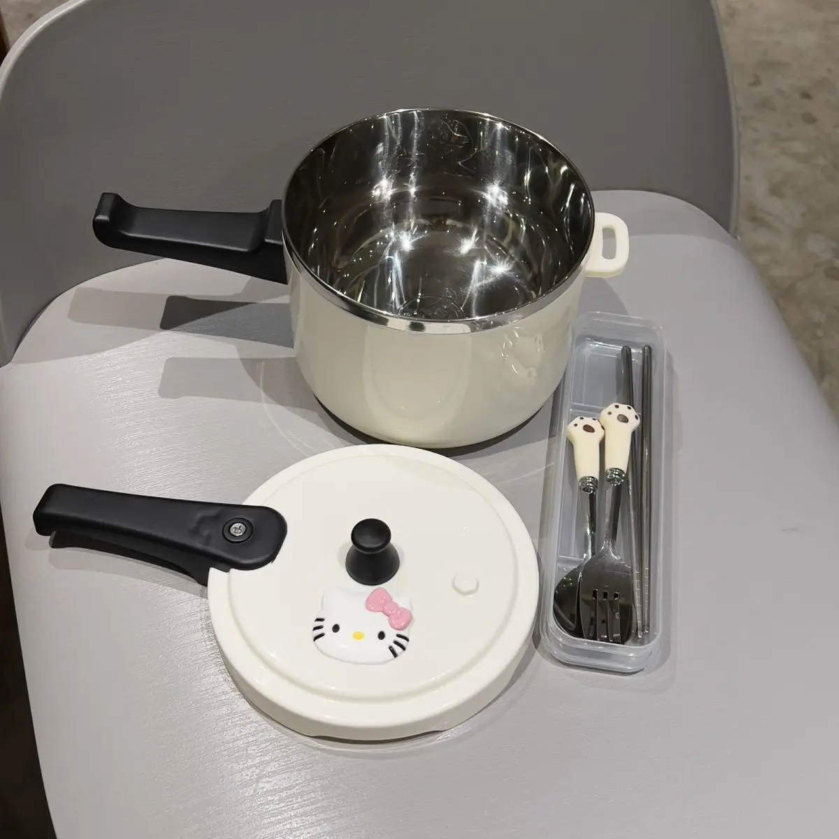 

Hello Kitty High Beauty Large Capacity 304 stainless steel pressure cooker Instant Noodles Student Dormitory Lunch Box Rice Bowl