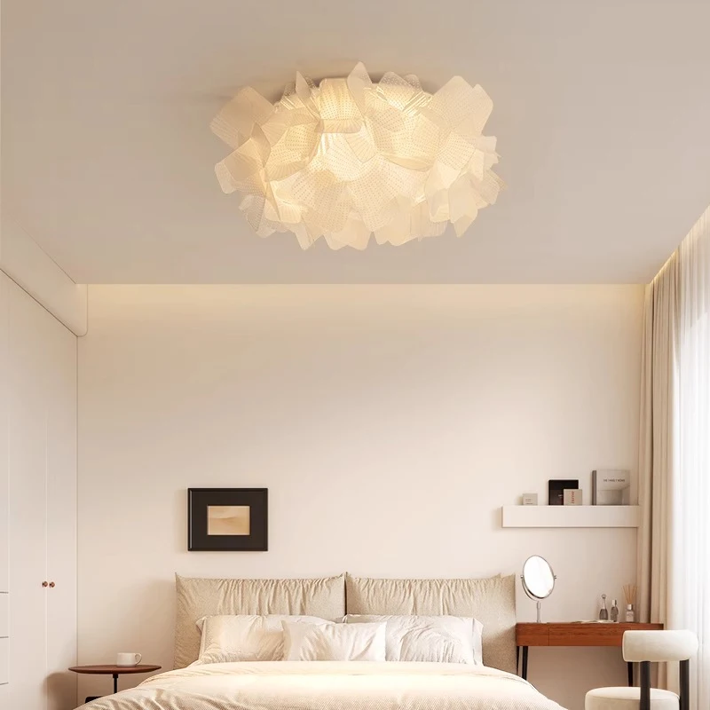 Bedroom Lamp LED Flower Ceiling Light Nordic Room Light Luxury Petal Bedroom Chandelier Ins Net Red lamp Feather Ceiling Lights
