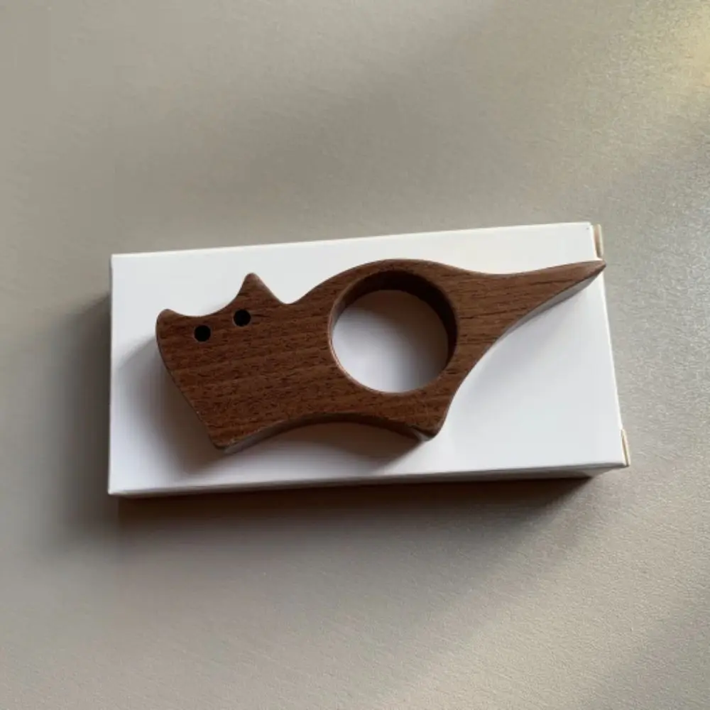 Picture 6: Anti-Slip Wooden Thumb Bookmark Cat Shape Pet Design Book Page Holder Dog Shape Handmade Reading Thumb Tools School Supplies
