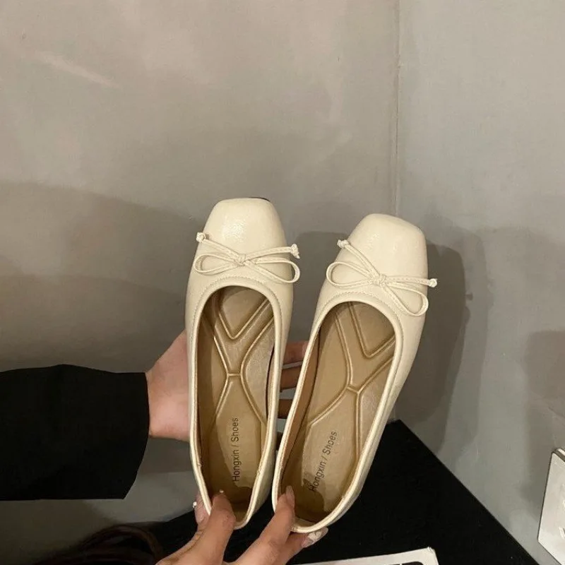 Silver Single Shoes Female Summer 2025 New Square Head Leather Shoes for Women Lightweight Comfortable Loafers Sapatos Femininos