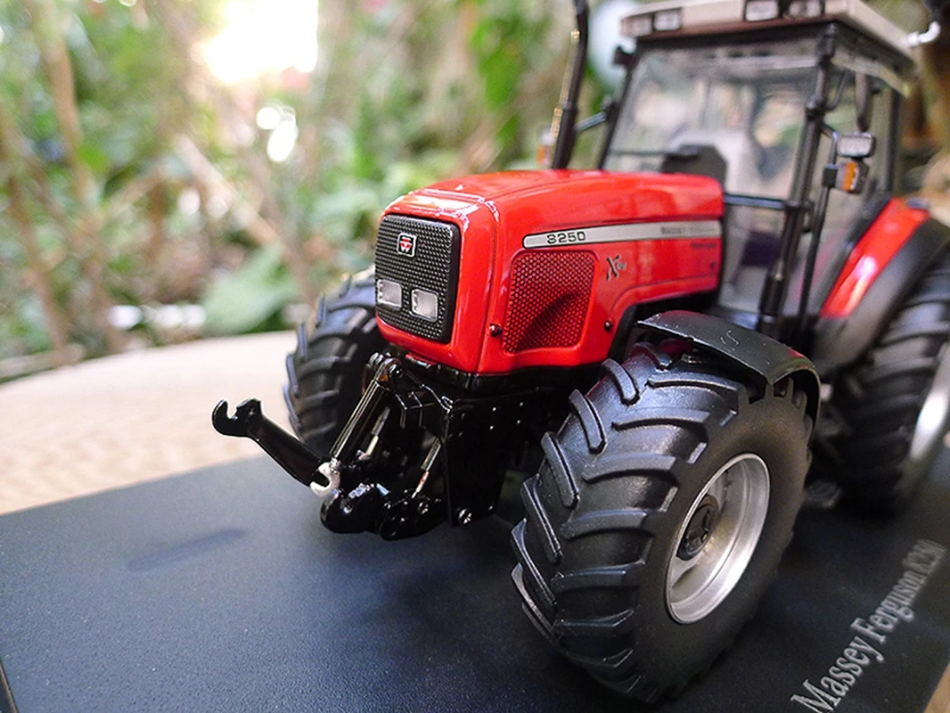 1:32 massey ferguson 8250 X-tra tractor alloy agricultural vehicle Model Toy Gift