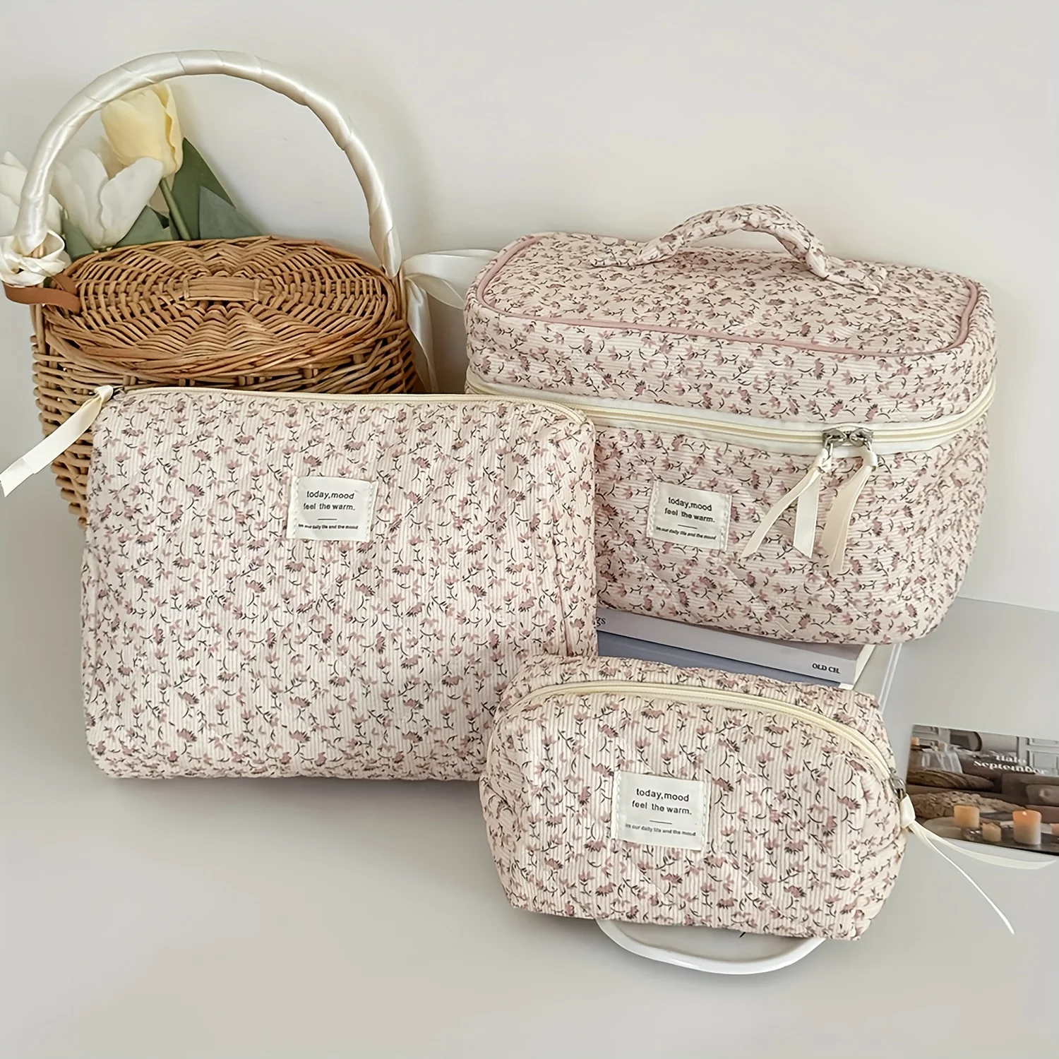 

Large Capacity Coin Purse Three Piece Set of Corduroy Full Face Floral Makeup Bag Large Capacity Toiletry Bag for Autumn