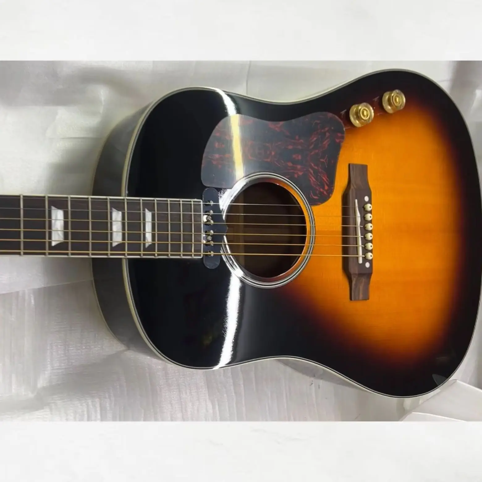 The New J-160 Acoustic Guitar Features A Gradient Chocolate Colored Spruce Top 6-series Folk Style, Making It A Perfect Gift