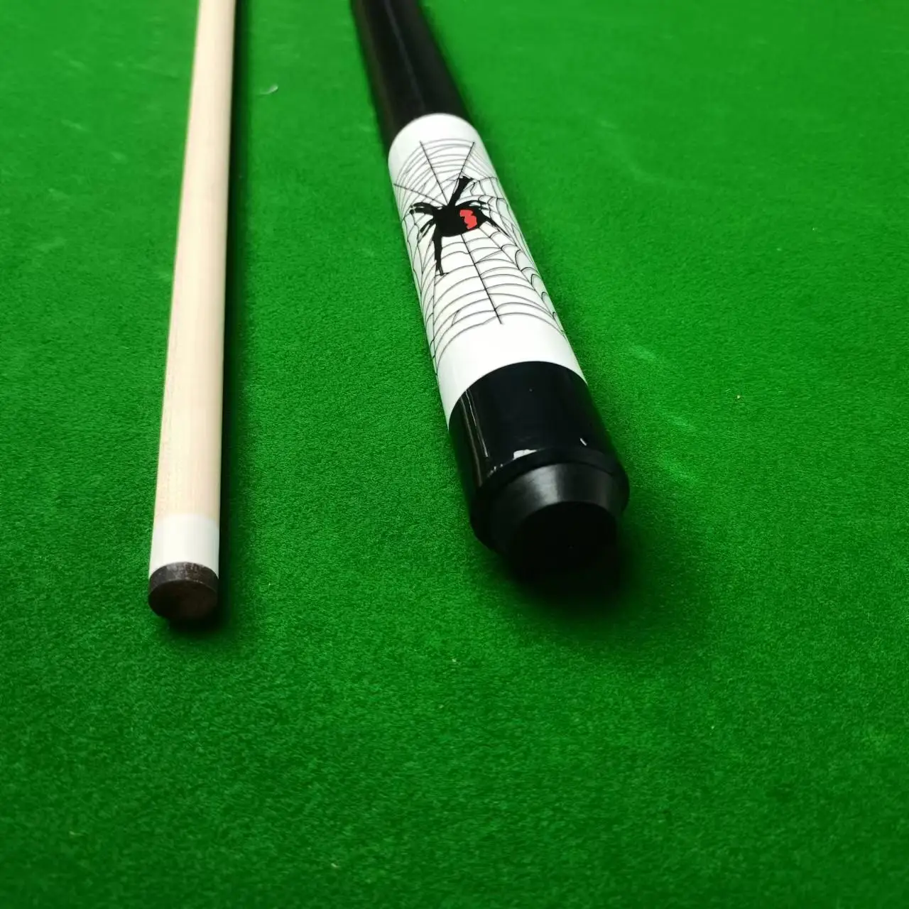 Maple Billiard Cue Stick 13mm Tip Lizard Skin Grip Spider Design  American Pool and Perfect for Professionals and Enthusiasts