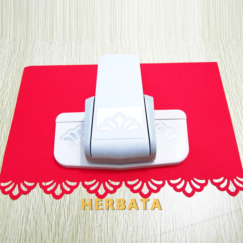 Extra-large labor-saving blank holder flower pattern embossing device kindergarten handmade greeting card making tool Hole punch