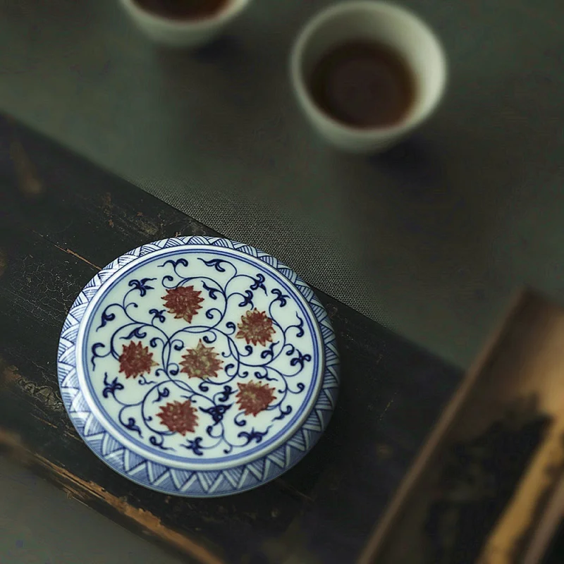 Porcelain Hand Painted Blue and White Glazed Red Interlock Branch Lotus Grain Cover Jingdezhen Handmade Tea Utensils Tea Cup Hol