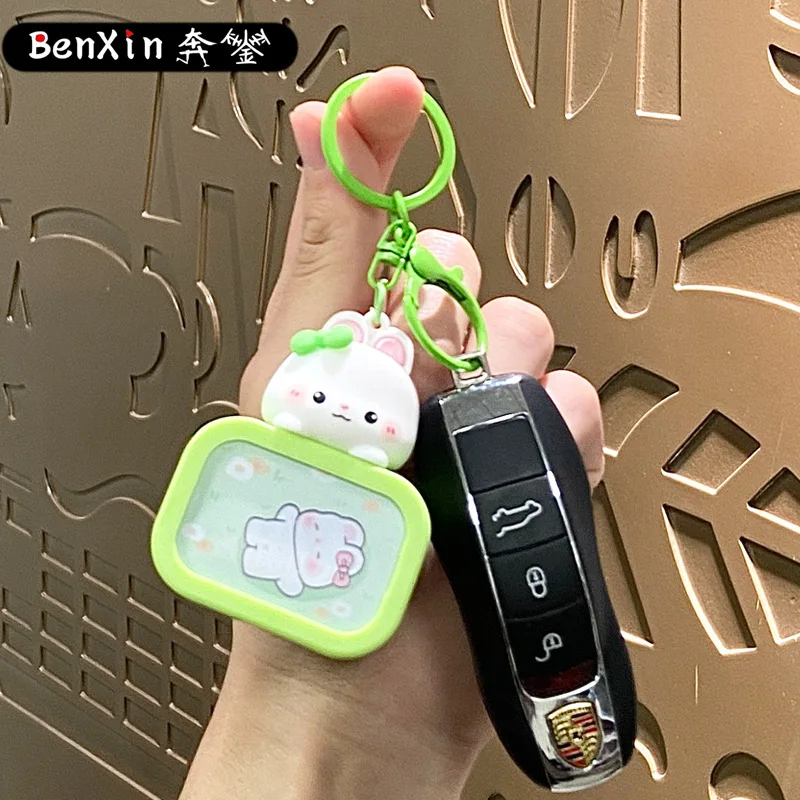 Minso リトルラビット発光ナイトライト、小型テレビ、キーホルダー、バッグ、ペンダント、カップルカーキーチェーン、ペンダント、ギフト