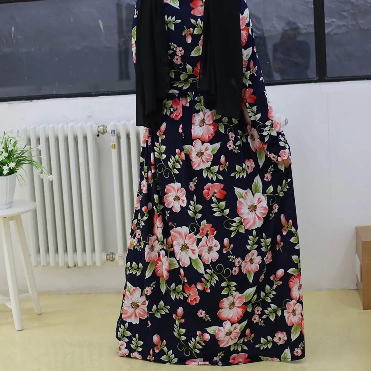 Abaya casual per le donne Abito maxi lungo a maniche lunghe Dubai Abaya Stampa scollo a V Abito musulmano a maniche lunghe slim fit Abiti caftano