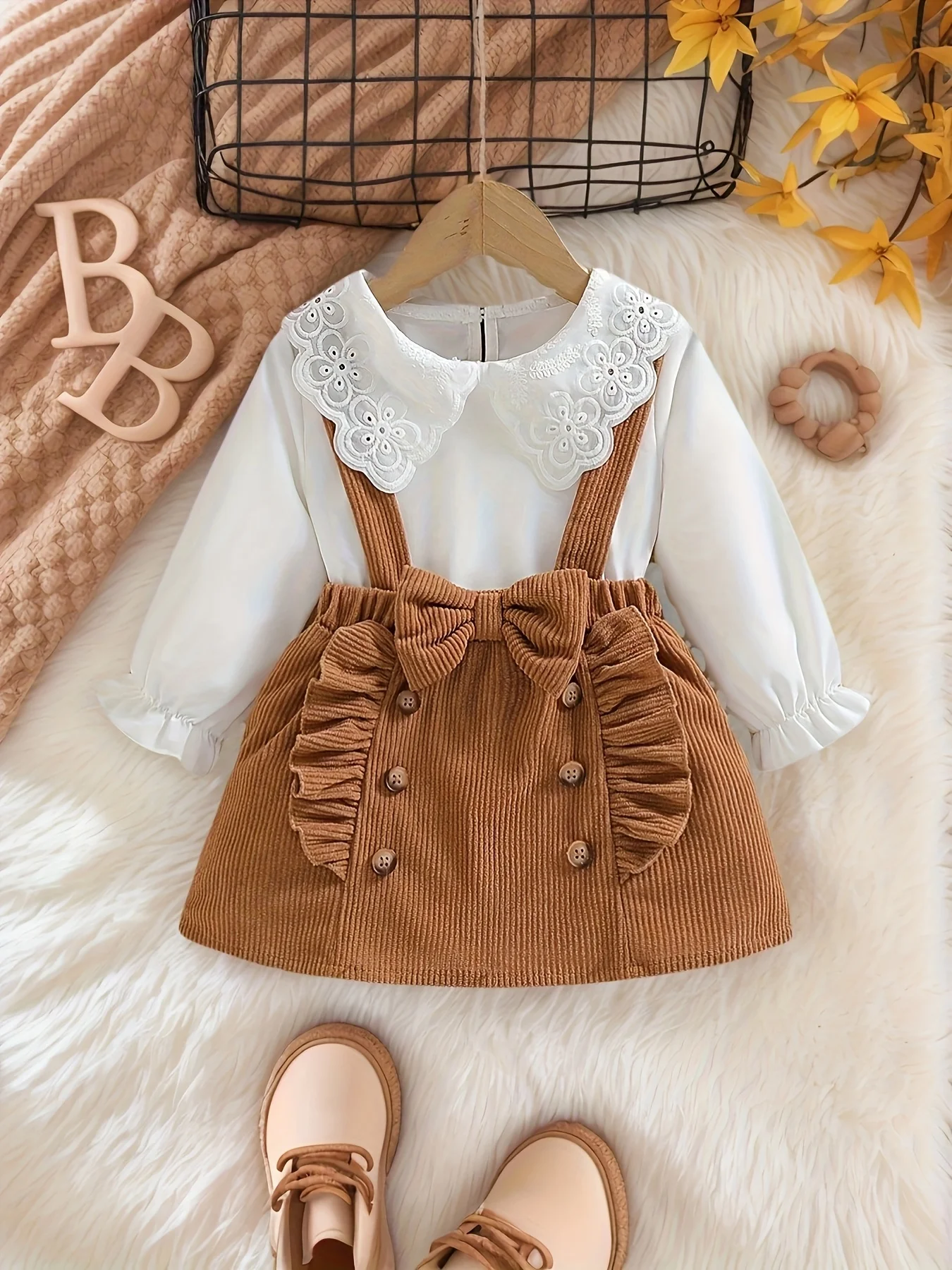

Baby's Spring and Autumn White Lace Collar Shirt Caramel Corded Waistcoat Skirt, Big Bow, Elegant and Sweetfit for the Street