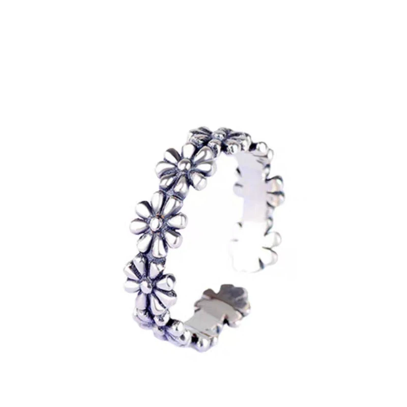 Hot Sale Simple Retro Daisy Ring Korean Version Fashionable Exquisite Girl Gift Elegant Finger Ring for Women