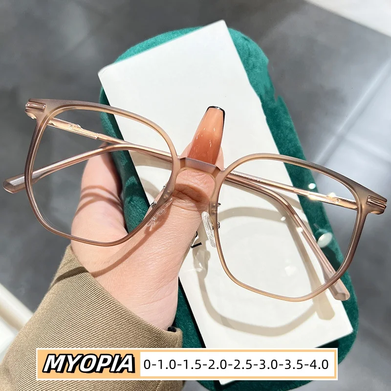 

New Trend Anti Blue Light Myopia Eyewear Women Ladies Ultra Light High Definition Eyeglasses Student Eye Protection Goggle