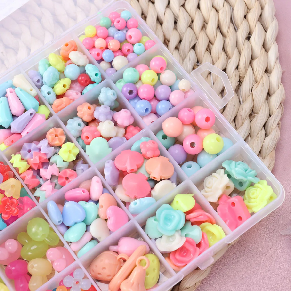 Juego de cuentas de joyería DIY para niñas, pulseras hechas a mano, kits de collares, entrenamiento de coordinación mano-ojo preescolar, 520 Uds.