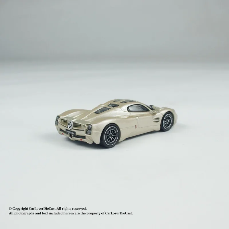 TARMAC WERKT 1/64 Pagani Utopia Rinascimento Legering Motorvoertuig Speelgoed spuitgieten Metalen Model Collectie Jongen Kerstcadeaus