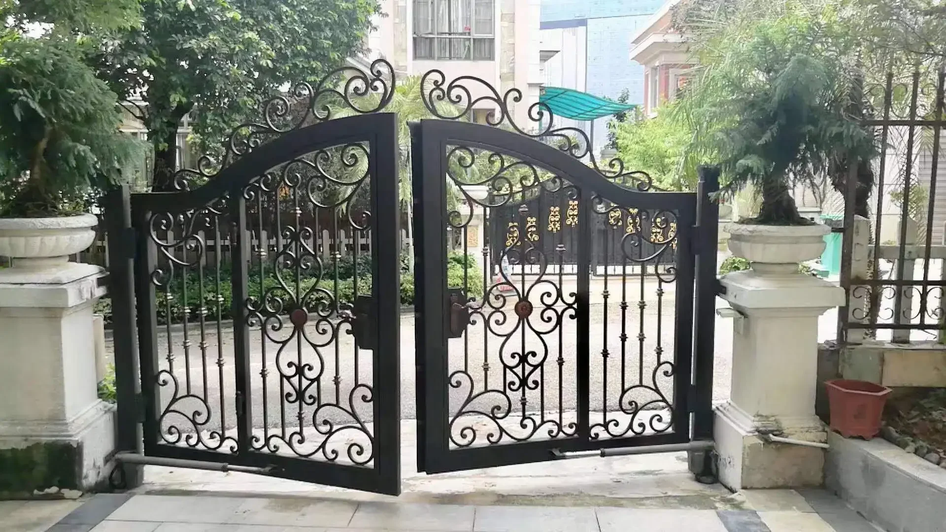 Main Garden Gates Wrought Iron Driveway Gate Villa Door Swing Door Courtyard Community Double Open Metal Security Door