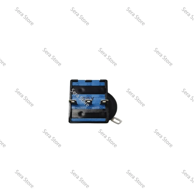 New Original Japanese Izumi IDEC Button Switch Holder, One Normally Open and One Normally Closed, in Stock