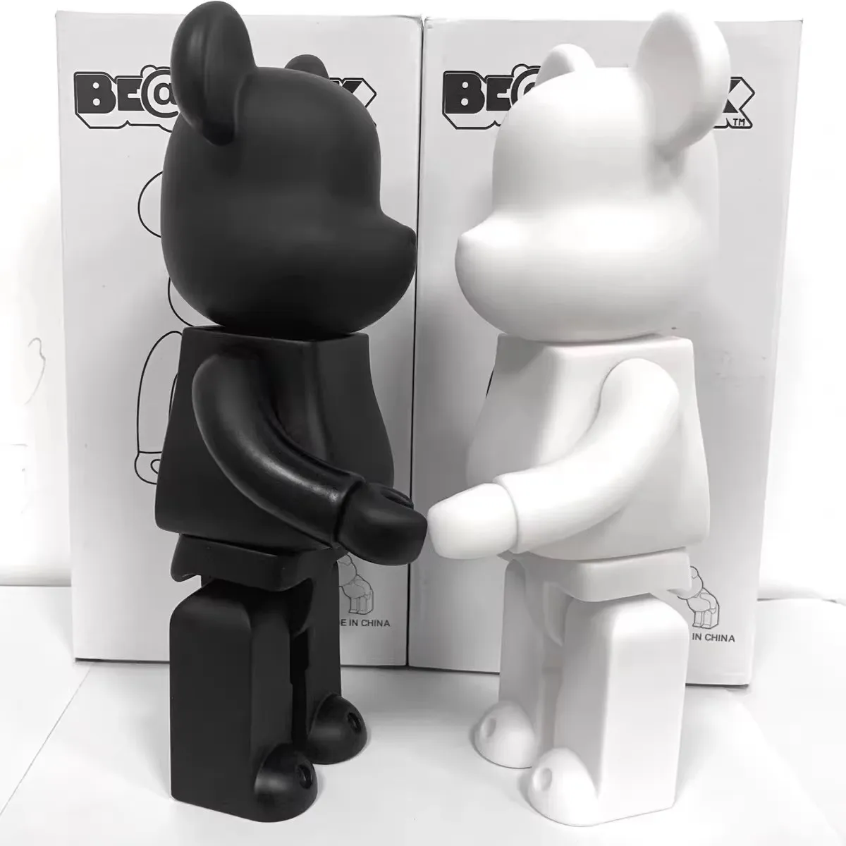 جودة عالية أسود أبيض Bearbrick لتقوم بها بنفسك الجمعية 28 سنتيمتر غالاكسي اللوحة الدب ثلاثية الأبعاد نموذج ألعاب شخصيات الطوب الصغيرة